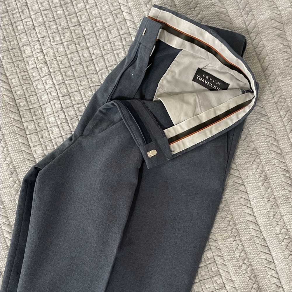 Vintage Levi's Travellers Men's Gray/Blue Pleated Chinos
